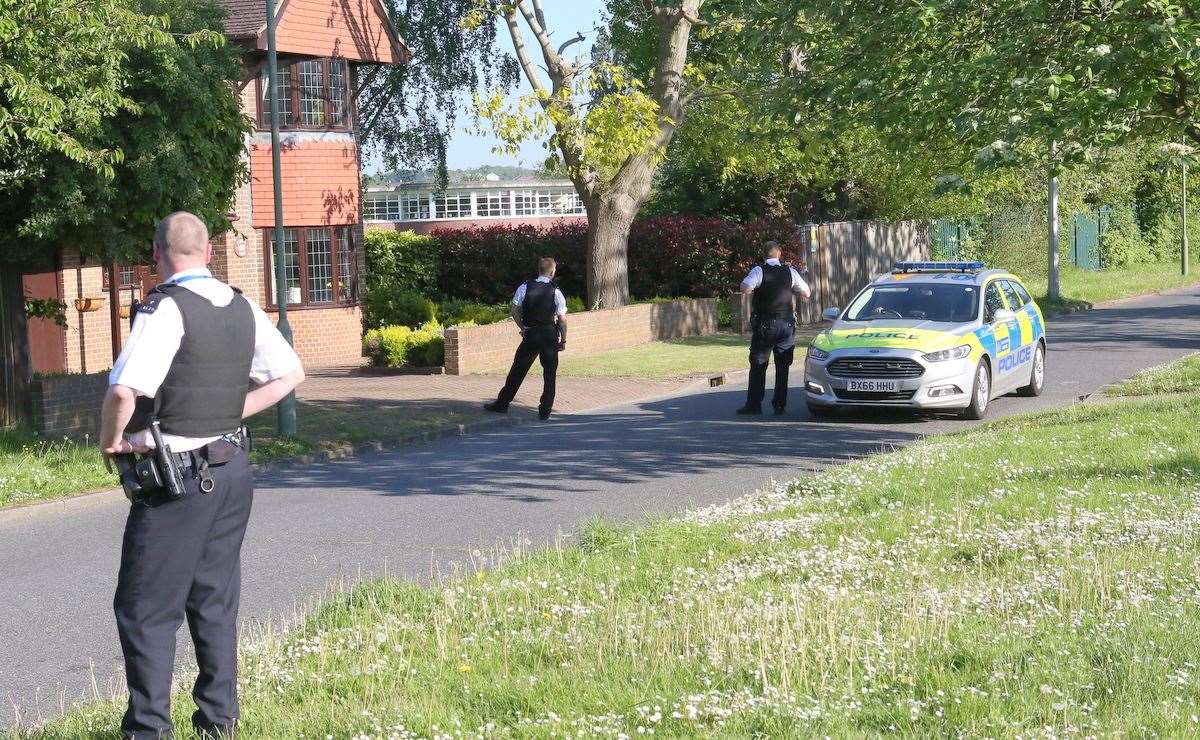 Five dogs, 30 officers and a force helicopter were used to find a man avoiding arrest in Sidcup