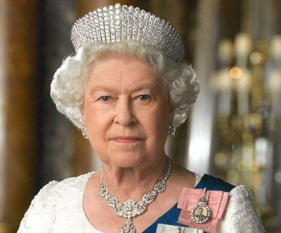 Her Majesty Queen Elizabeth II (59203766)