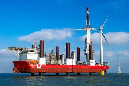 Final assembly of the first phase of the London Array wind farm