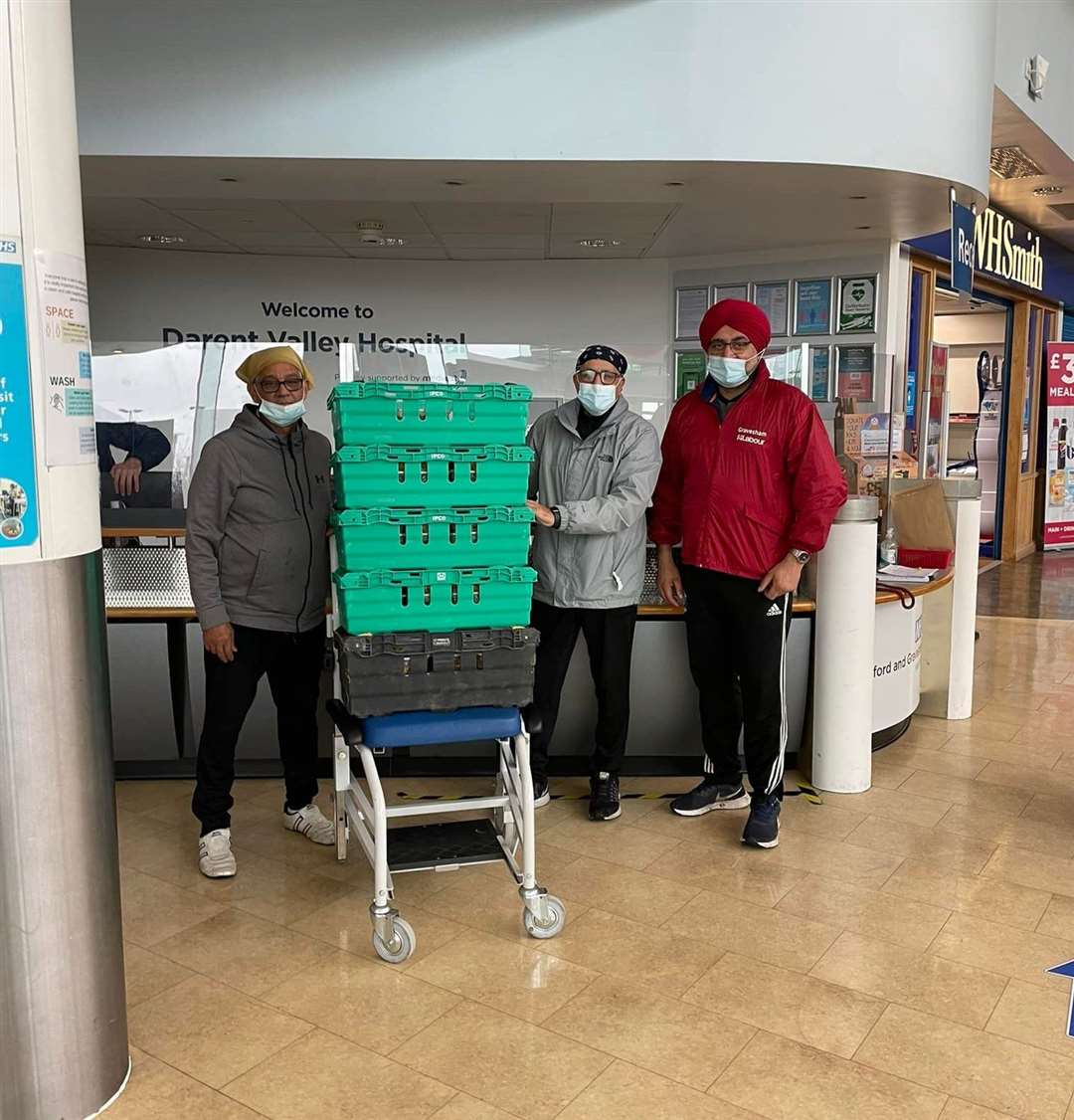 Tony Rana, pictured far right, helped coordinate the efforts to deliver meals to hungry hospital workers. Photo: Sikh Guru Nanak Darbar Gurdwara Gravesend