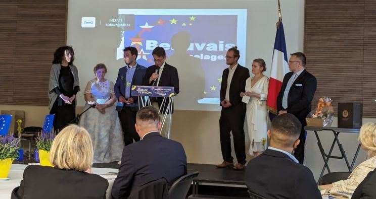 Speeches of welcome at the Beauvais event