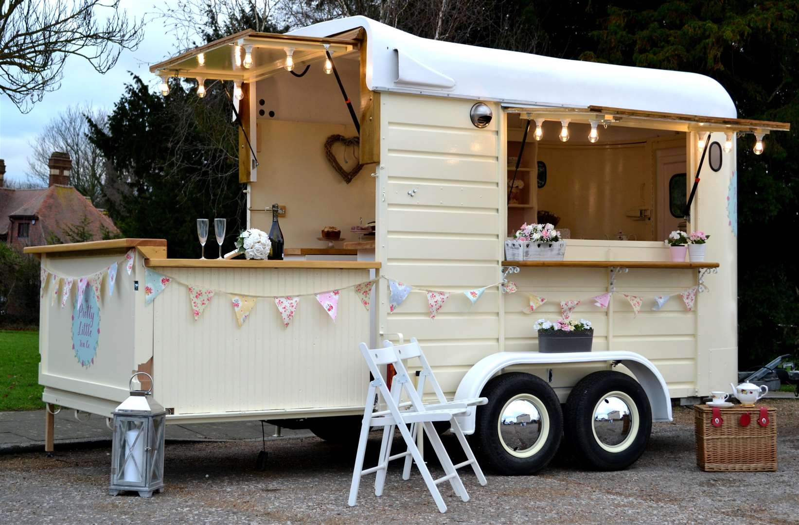 Sophie Dean and Sarah Moroney launched Pretty Little Tea Co. from a converted horsebox