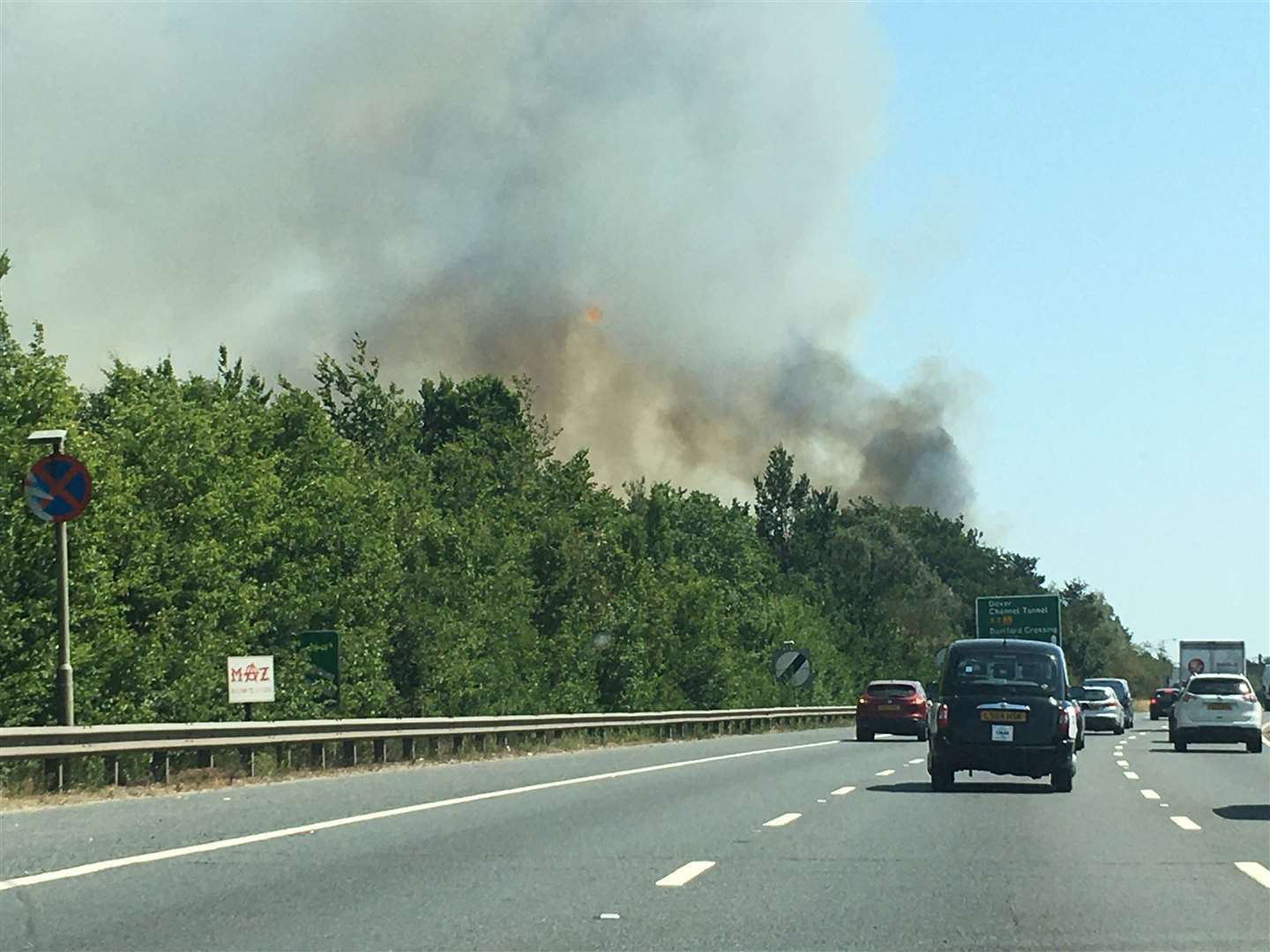 A bush fire by the A2 near Dartford. Images: Sue Pelling