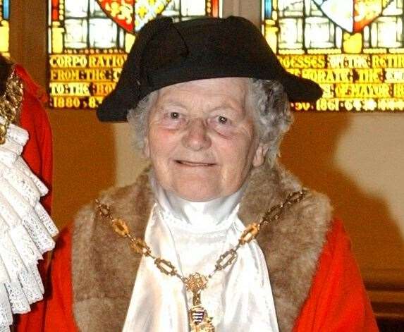 Margaret Sansum as deputy mayor, May 2002.