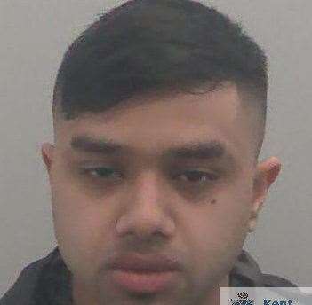 police chase jailed dealers after ahmed kent luton chatham drug road