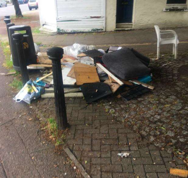 Rubbish dumped at the bottom of Castle Rd/End of Bright Rd alley way, Chatham (2401913)