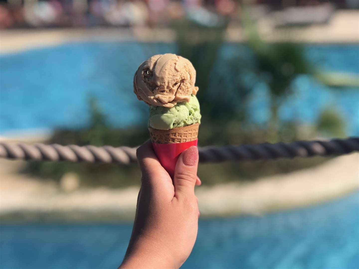 Scoop ice cream by the pool was a highlight (7102834)