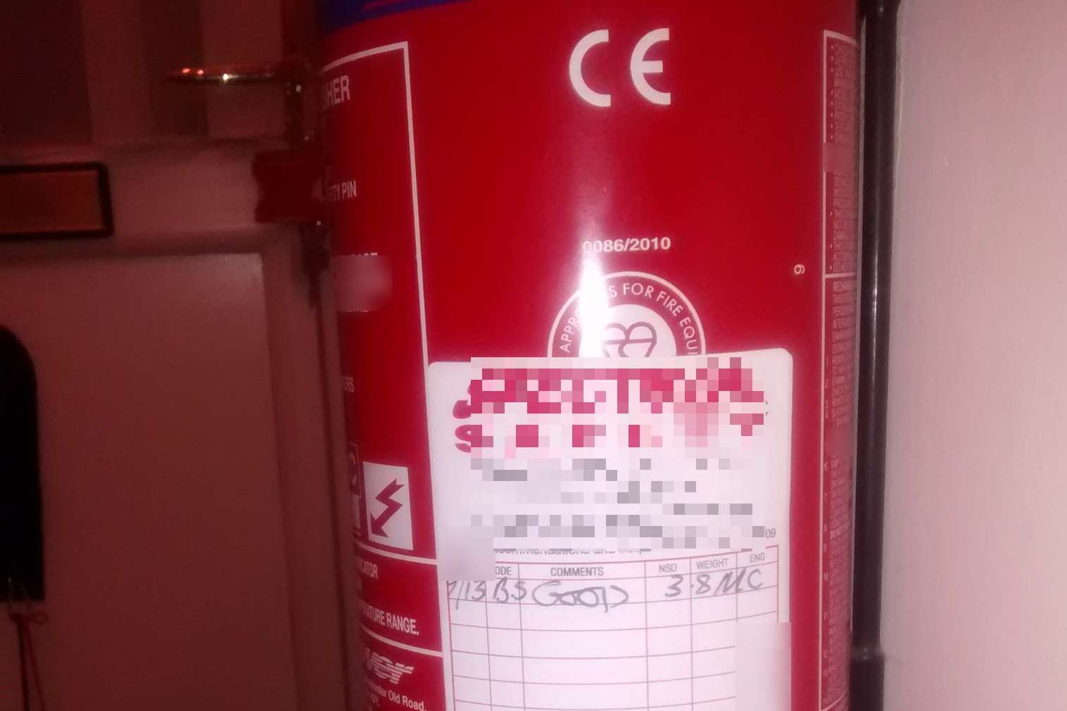 The date of the last inspection of this fire extinguisher - September 2013
