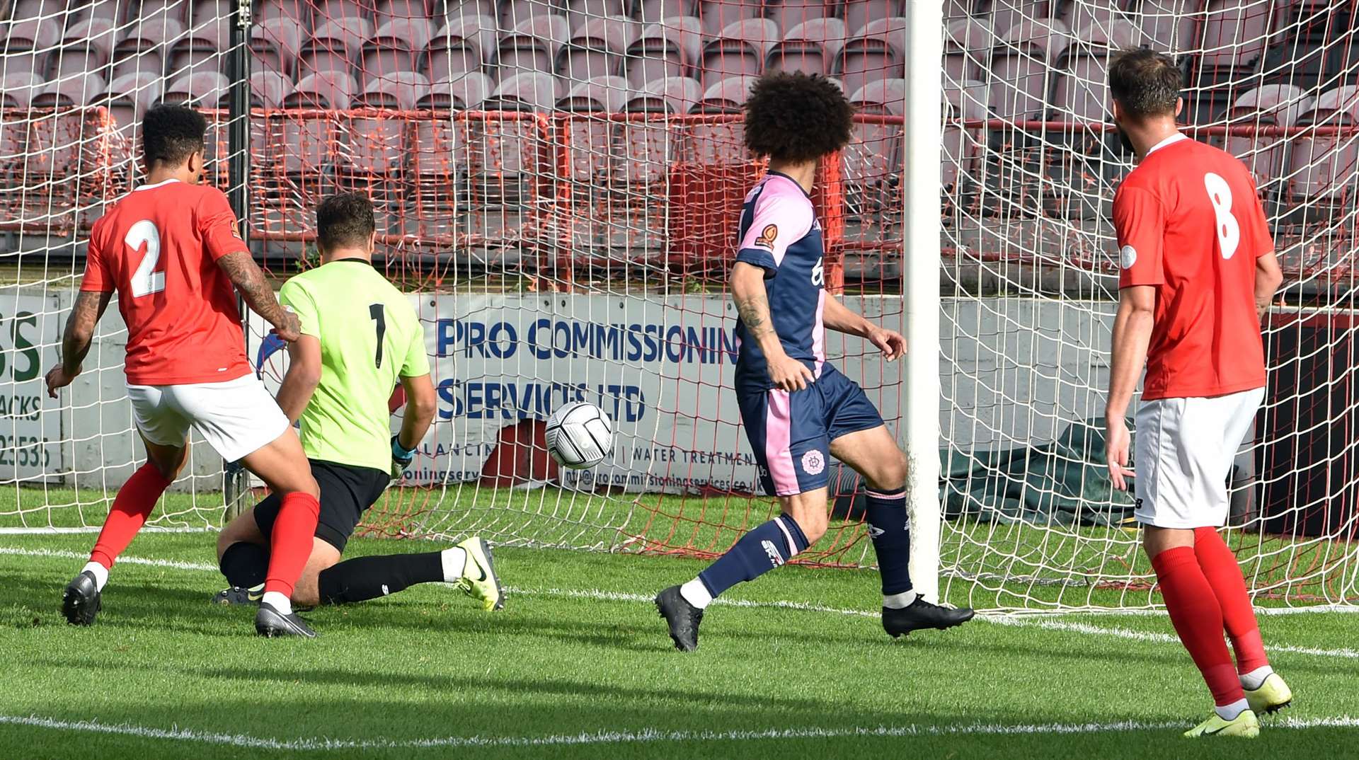 Lewis White scores Dulwich's equaliser at Ebbsfleet. Picture: Keith Gillard (42639046)