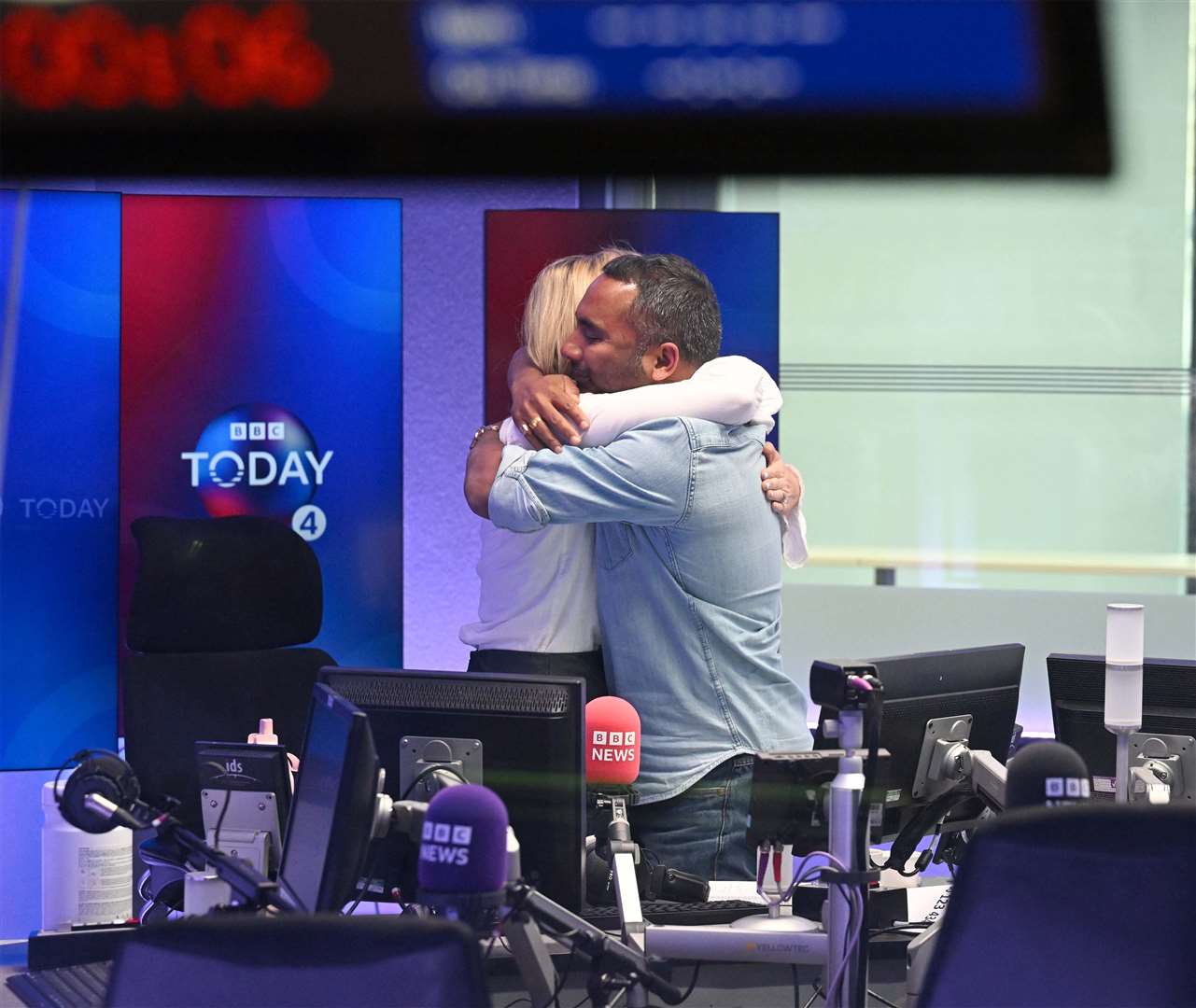 Barnett and Rajan hug after the show (Jeff Overs/BBC)