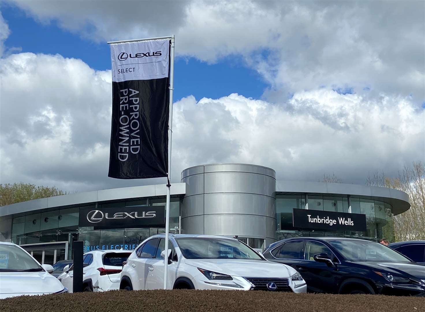 The Motorline Lexus dealership in Tunbridge Wells