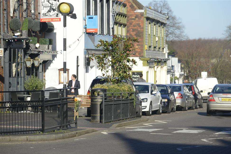 The crossing in the High Street, West Malling
