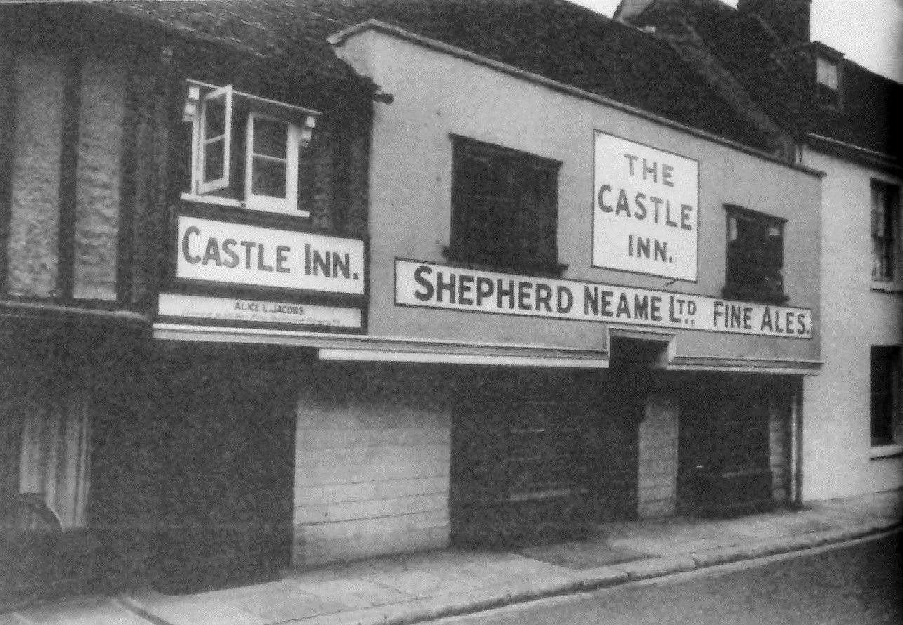 The Castle Inn in Faversham in 1948. Picture: Arthur Percival