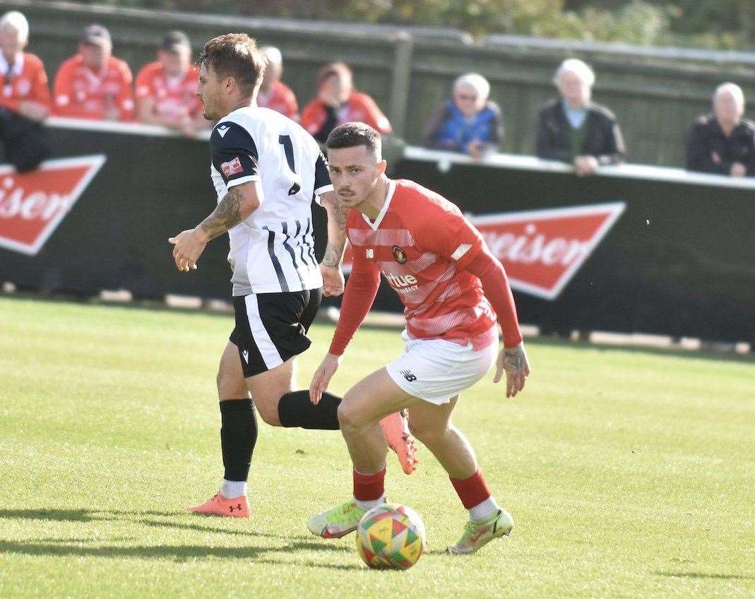 Jack Paxman will try his luck with Eastbourne Borough in 2023/24. Picture: Ed Miller/EUFC