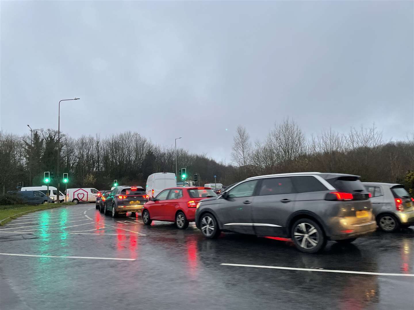 The delay is affecting traffic at the Bridgewood roundabout