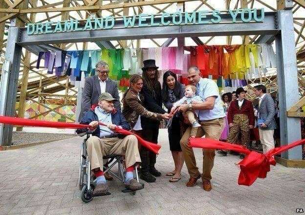 David Sanger cutting the ribbon at the Dreamland opening in 2015