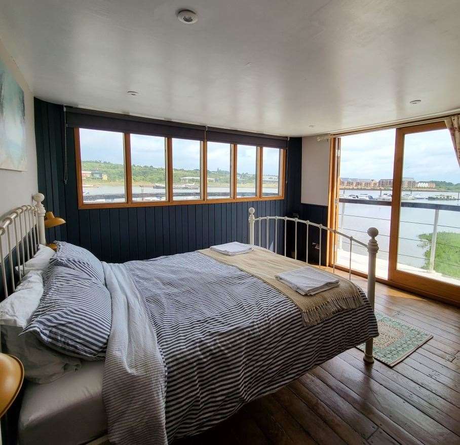 Cabin bedroom on lightship