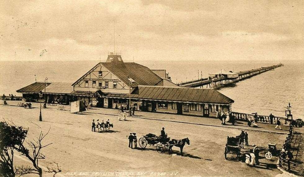 A picture showing how Herne Bay Pier looked between 1899 and 1908