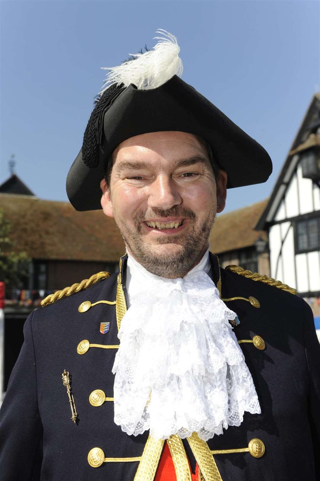 Sandwich Town Crier Kevin Cook enters tournament