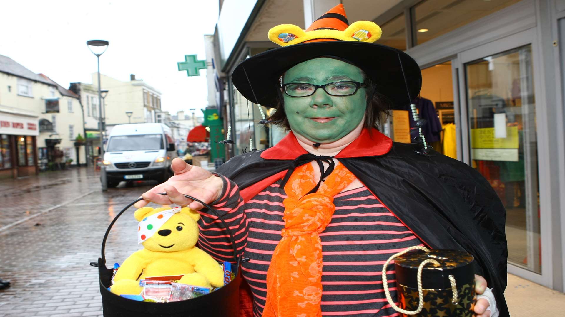 Gail King raised more than £700 in a street collection for Children in Need