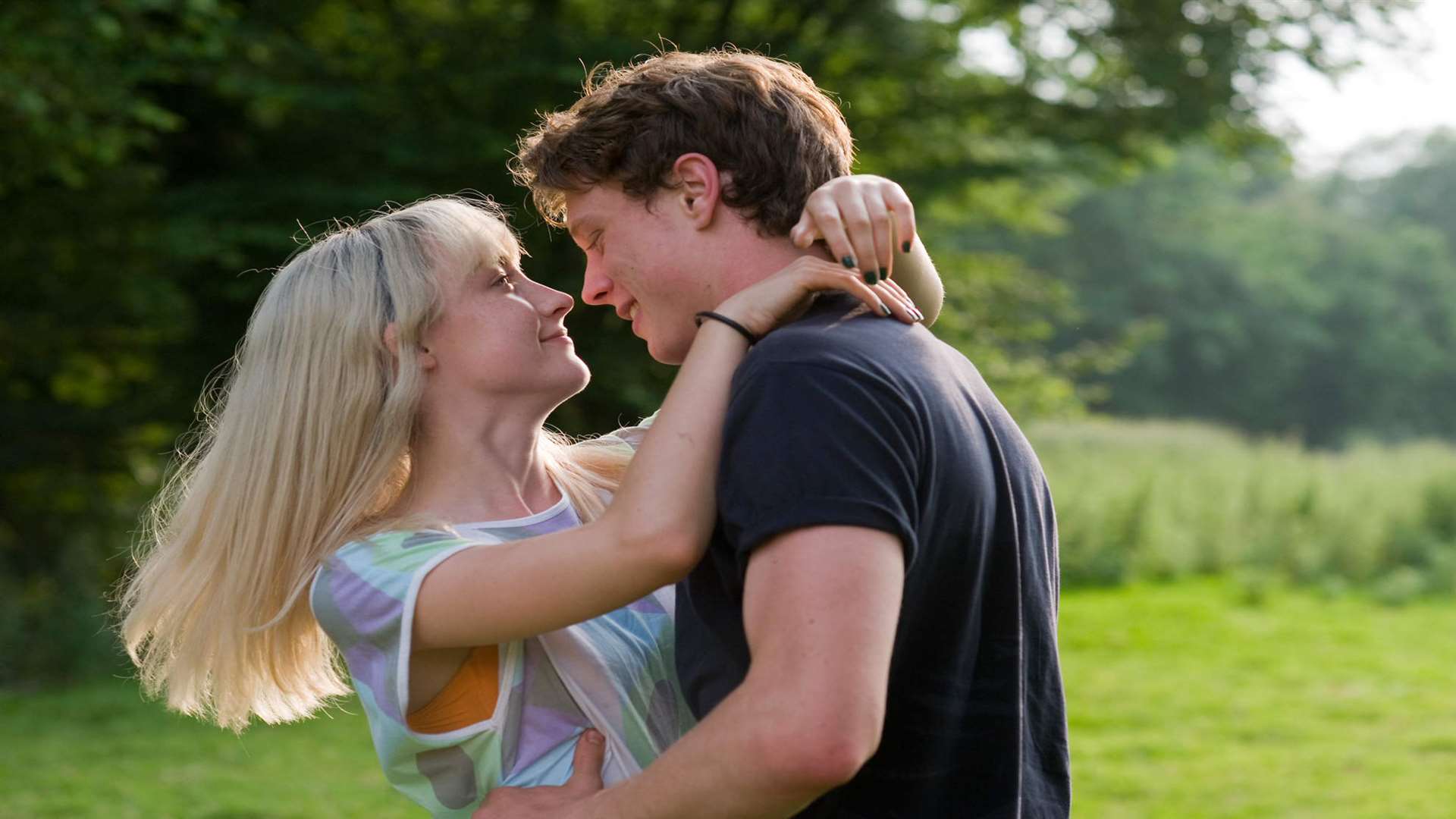 Saoirse Ronan as Daisy and George MacKay as Edmond, in How I Live Now. Picture: PA Photo/Entertainment One.