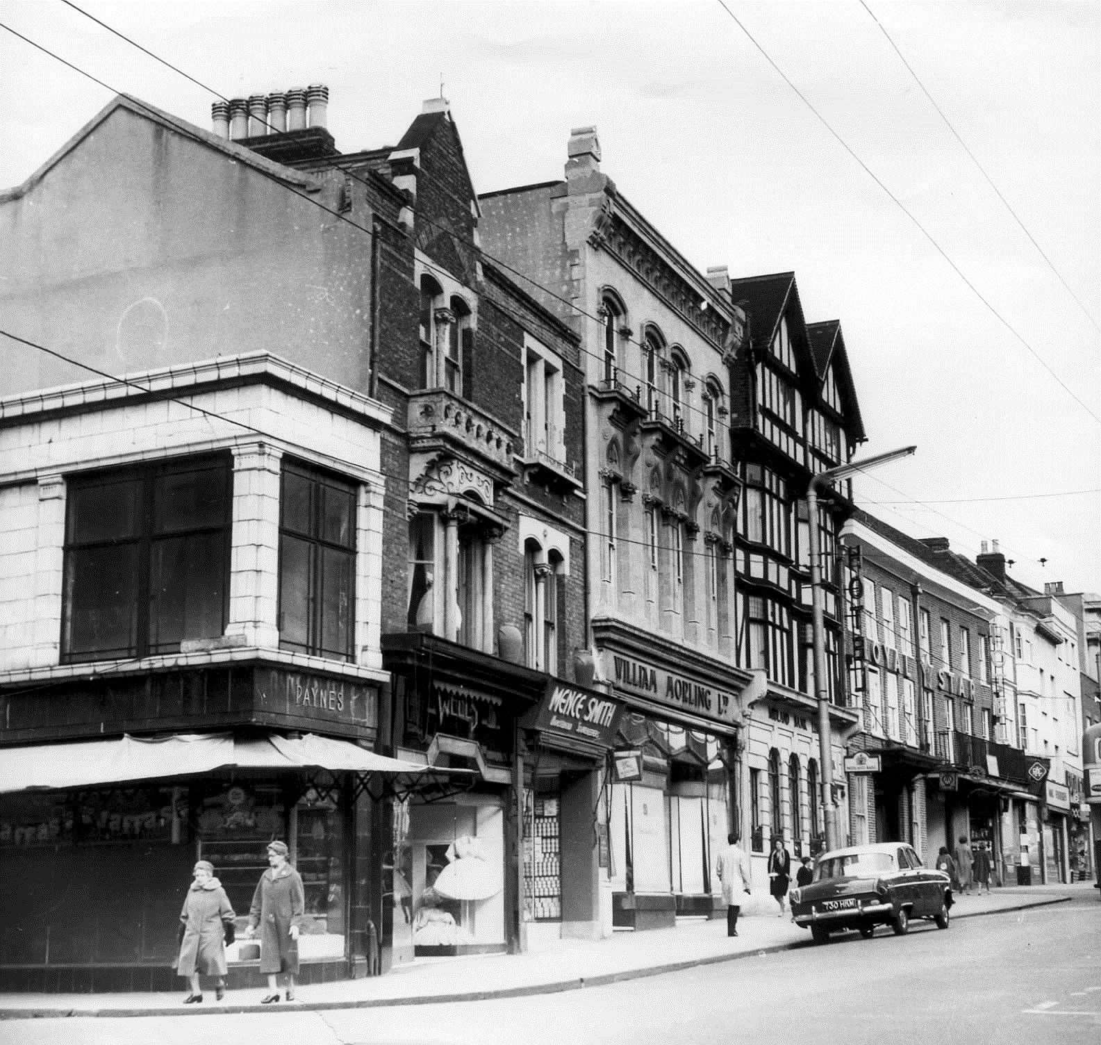 The Royal Star Hotel, Maidstone, pictured in March 1961. It was converted into the shop-lined Royal Star Arcade in 1986
