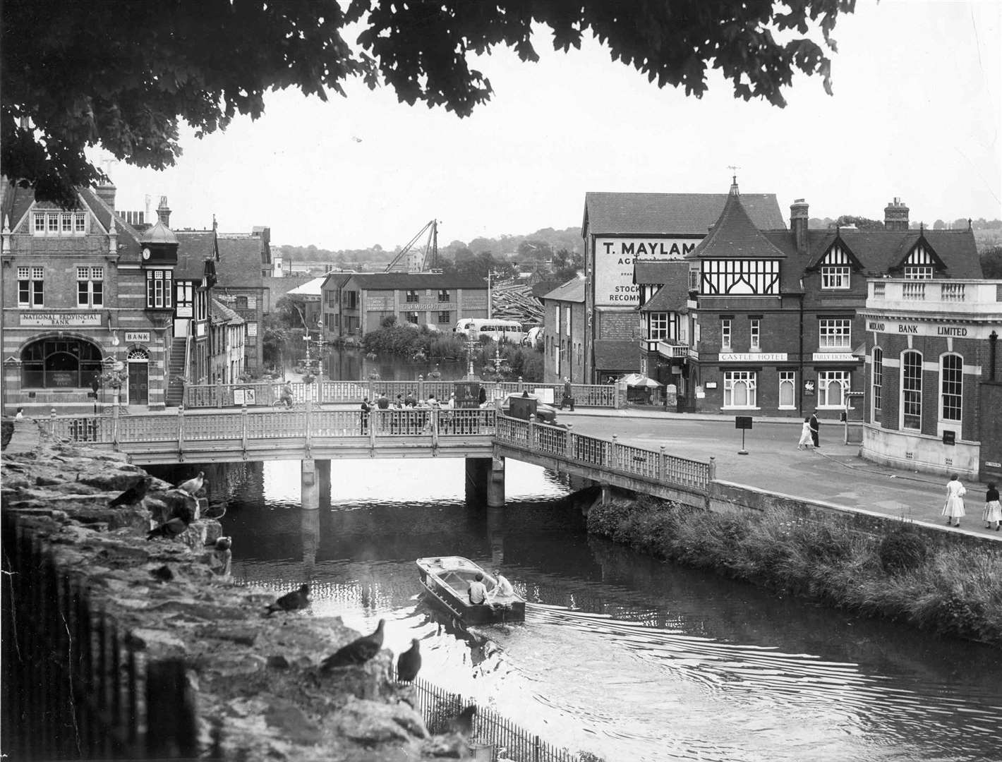 Bridge over the river in Tonbridge in July 1957