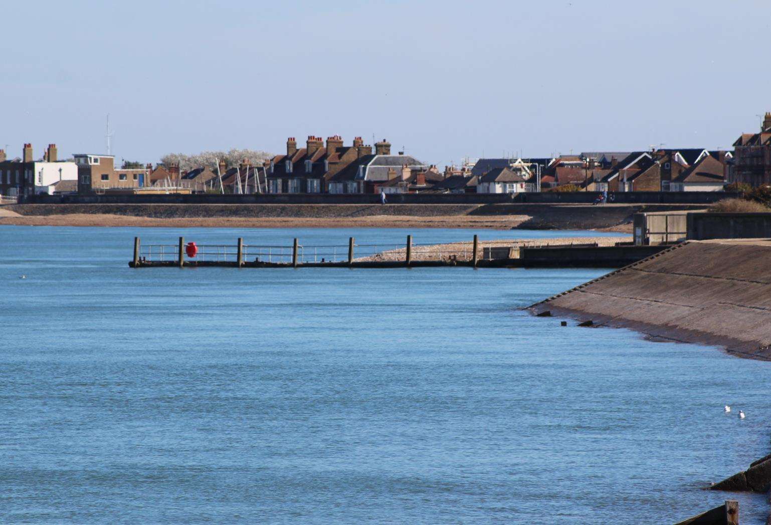High tide almost covers Neptune Jetty at Sheerness beach (4697896)