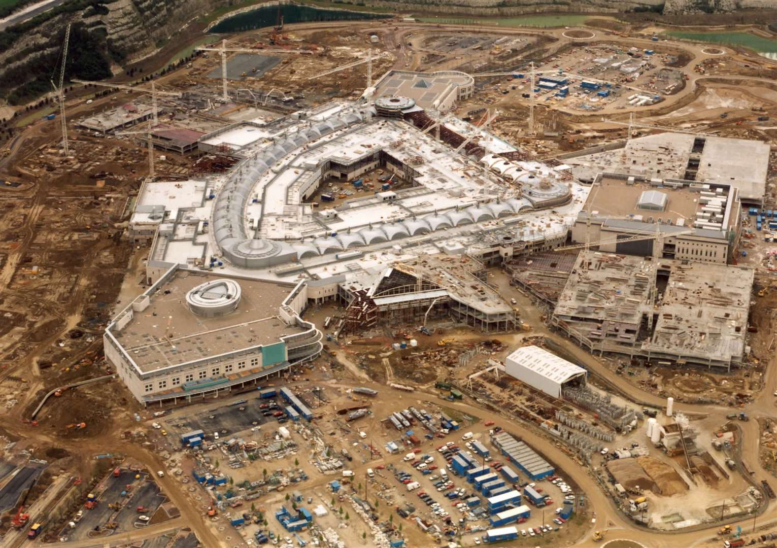 Aerial view of the construction work at Bluewater in 1998