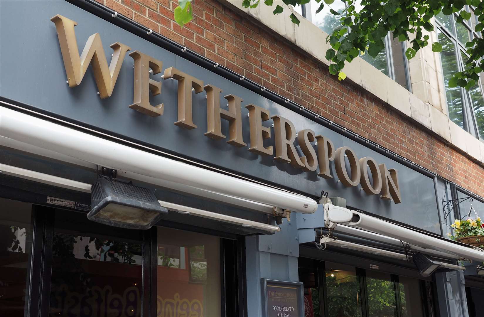 There are 844 pubs owned by J D Wetherspoon in the UK