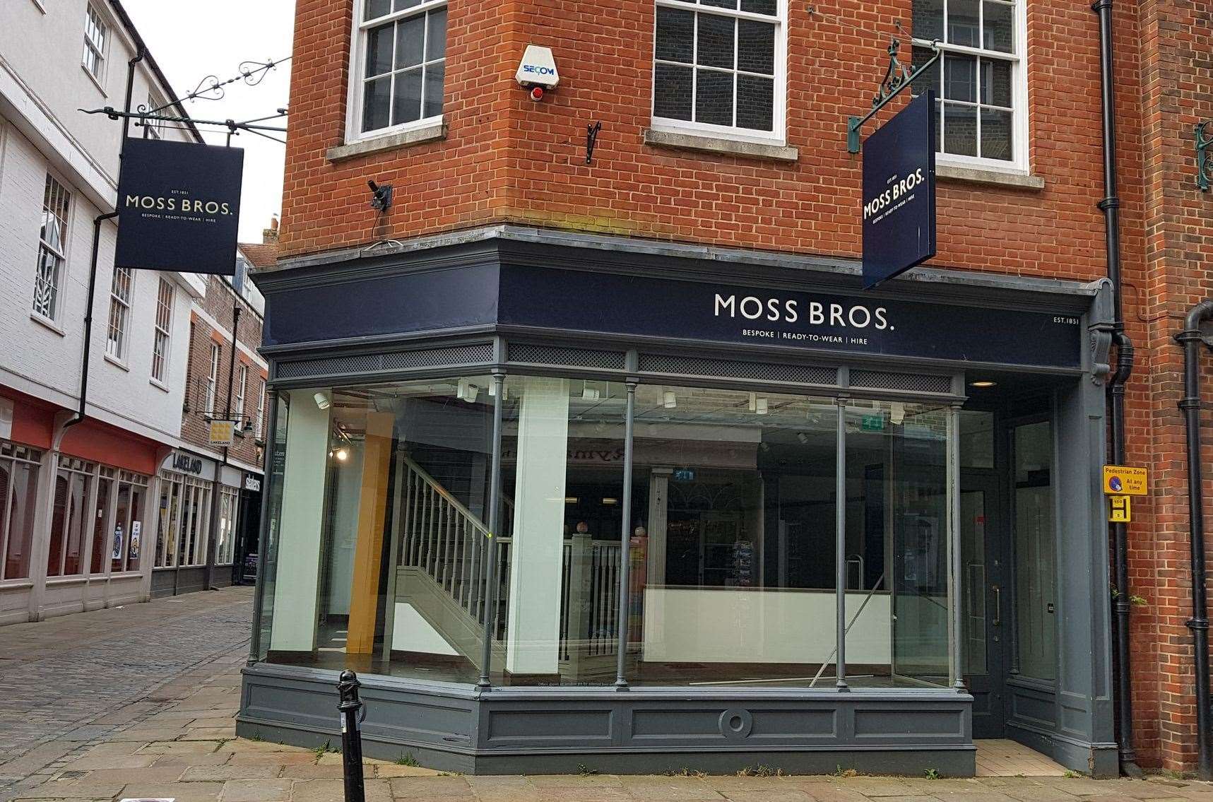 Moss Bros in Longmarket has closed down