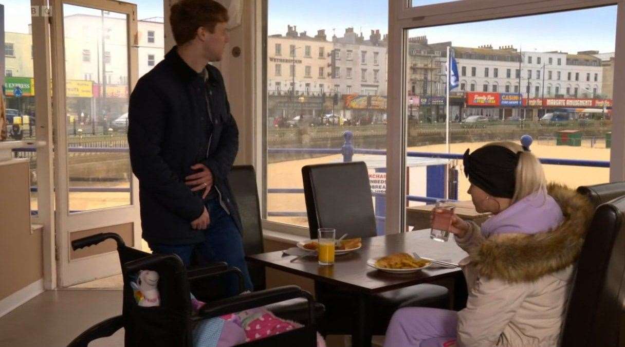 The pair were seen inside Wildes Café in Margate’s Old Town