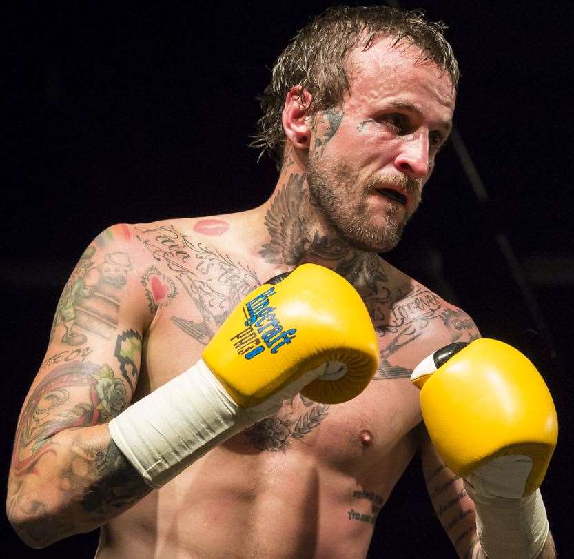 Josh Kennedy fighting Bobby Jenkinson in 2018