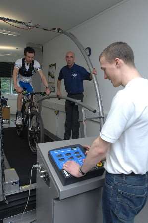 Prof Louis Passfield from the University of Kent puts Olympic bike racer Oli Beckingsale through his paces