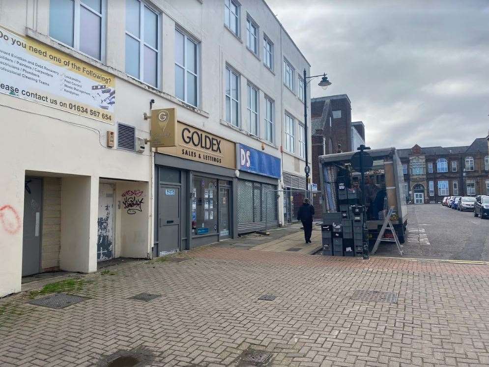 Lots of shops are shut in the high street
