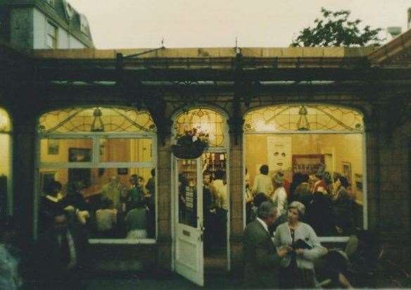 The pavilion in 1985 when it was a cafe, bursting with visitors. Image from Leas Pavilion Archive