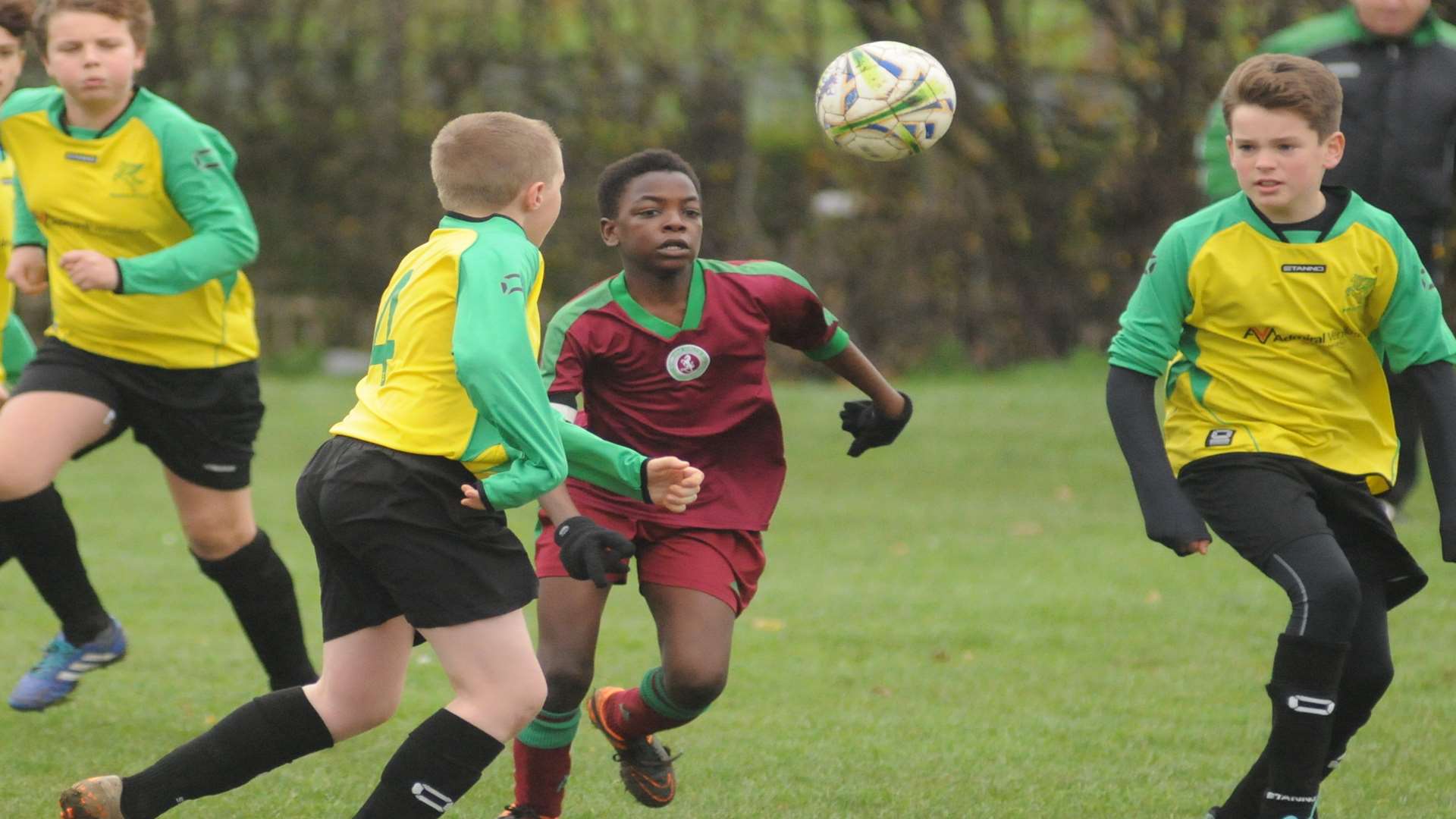 Pegasus 81 Flyers and Cobham Colts contest the points in Under-13 Division 3 Picture: Steve Crispe
