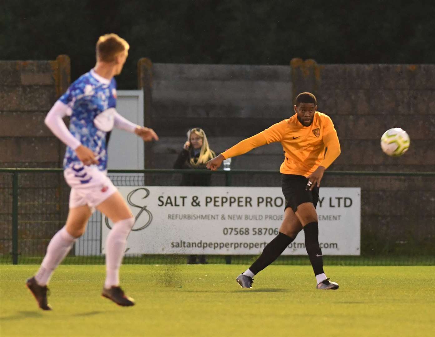 Kennington defender Calvin Sedenu picks his pass against Sheppey Picture: Paul Davies