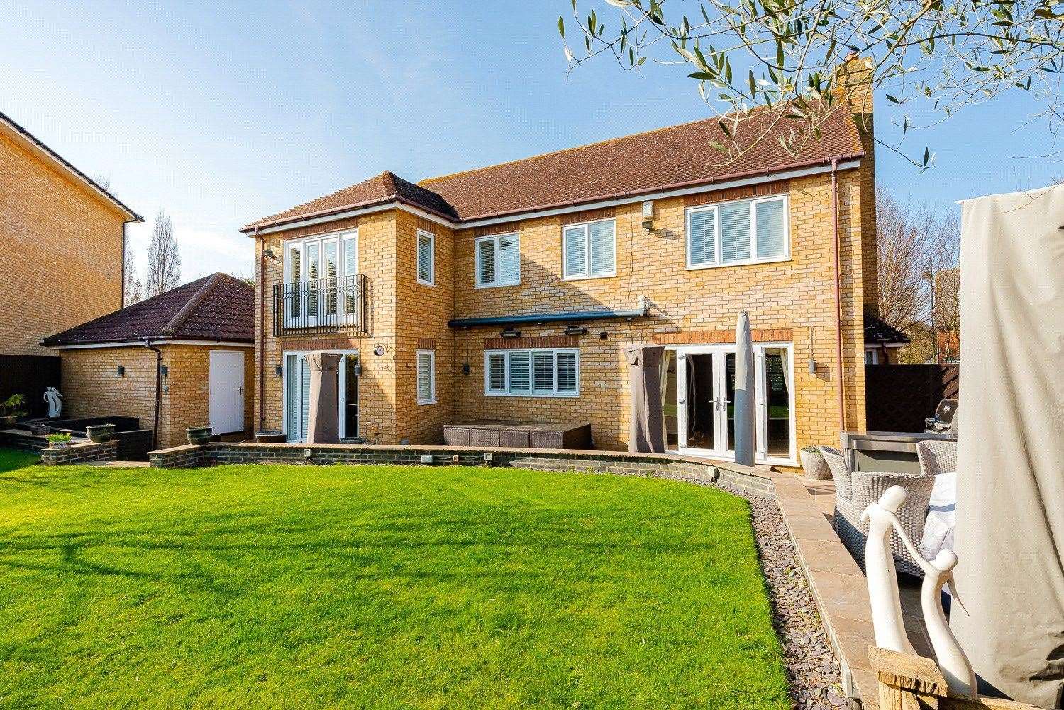 The house in Pearl Way is just a short walk from the Discovery School and Kings Hill Cricket Club
