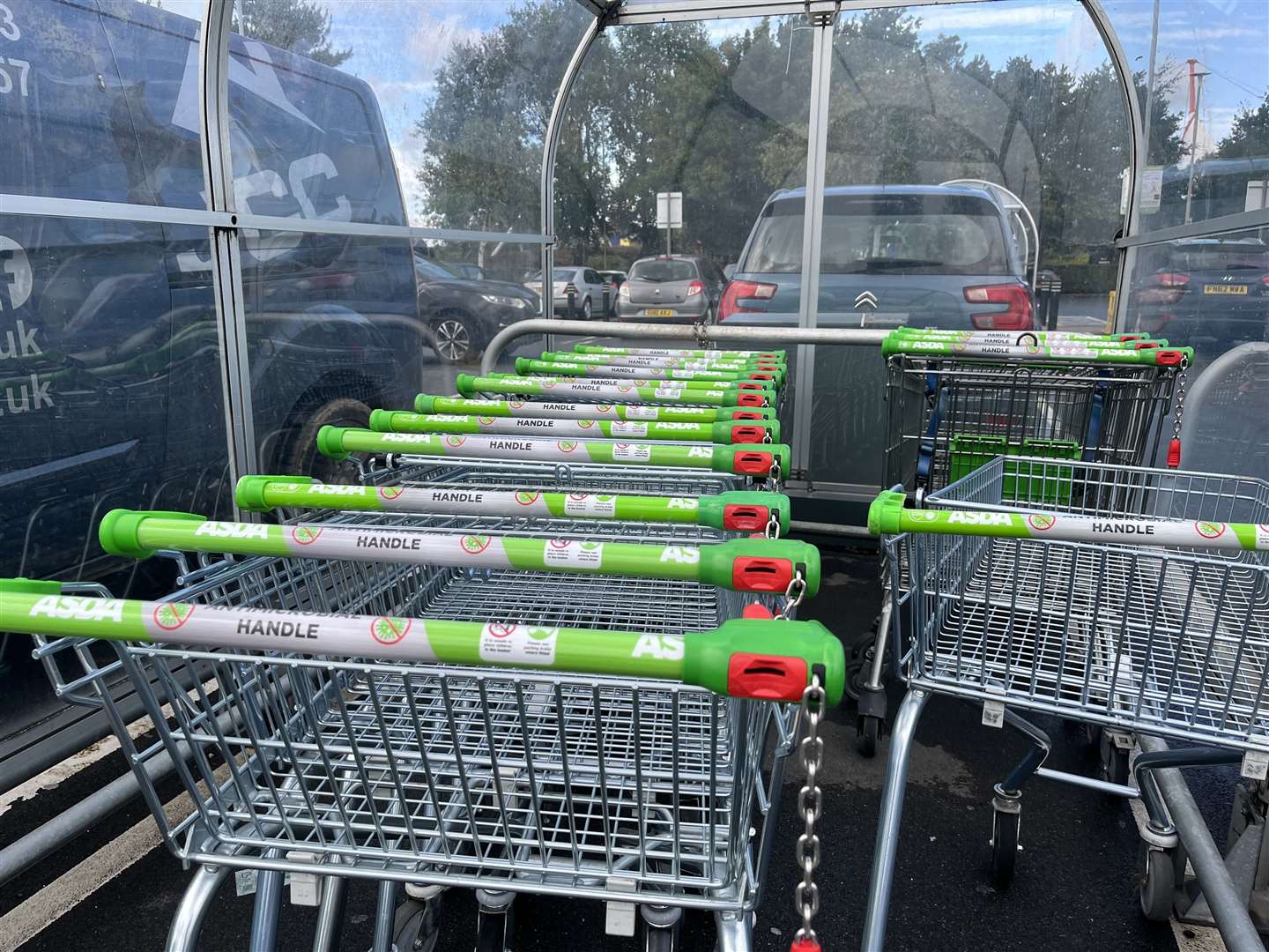 The new trolleys now have the £1 lock back on them