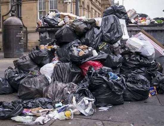 Rubbish piled up in Edinburgh during the 2022 bin workers’ strike. Picture: Jane Barlow/PA