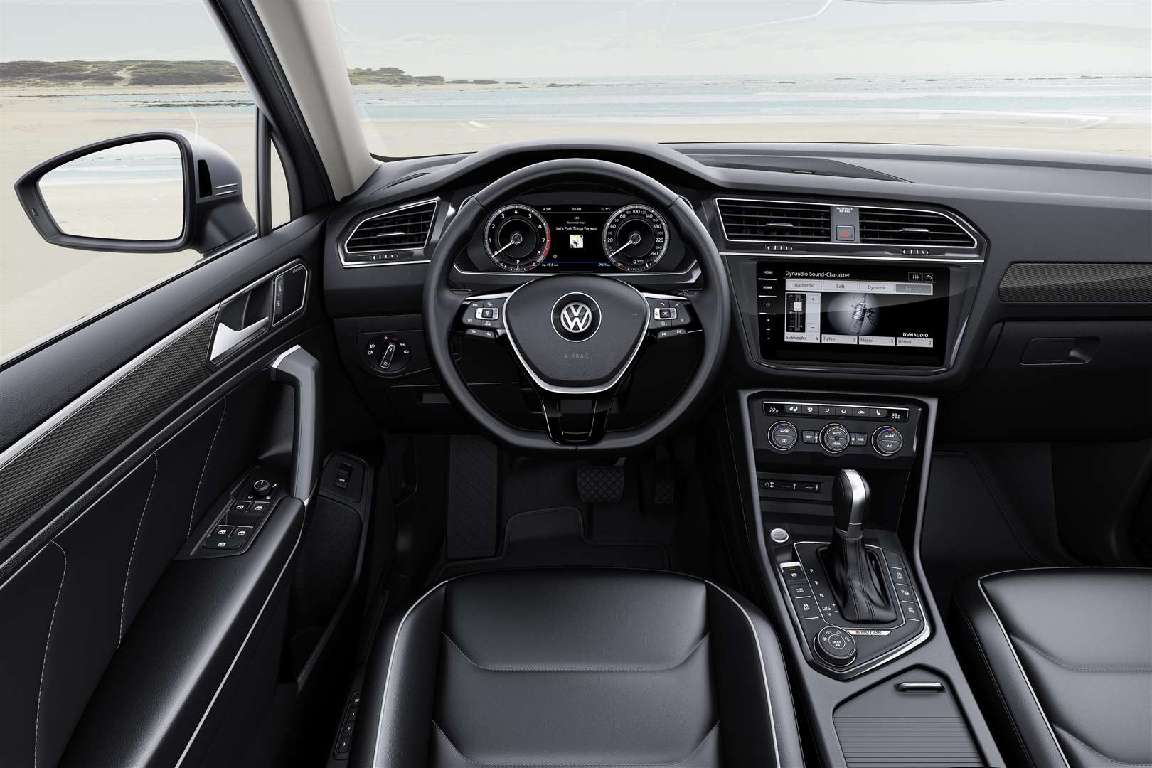 The dashboard and controls are identical to those found in the standard Tiguan (5582814)