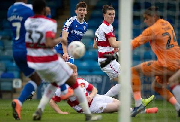 Tom O'Connor fires wide for the Gills early on Picture: Ady Kerry (23054506)