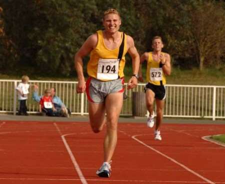 Winner Andy Welch approaches the finish line. Picture: DANNY RHODES