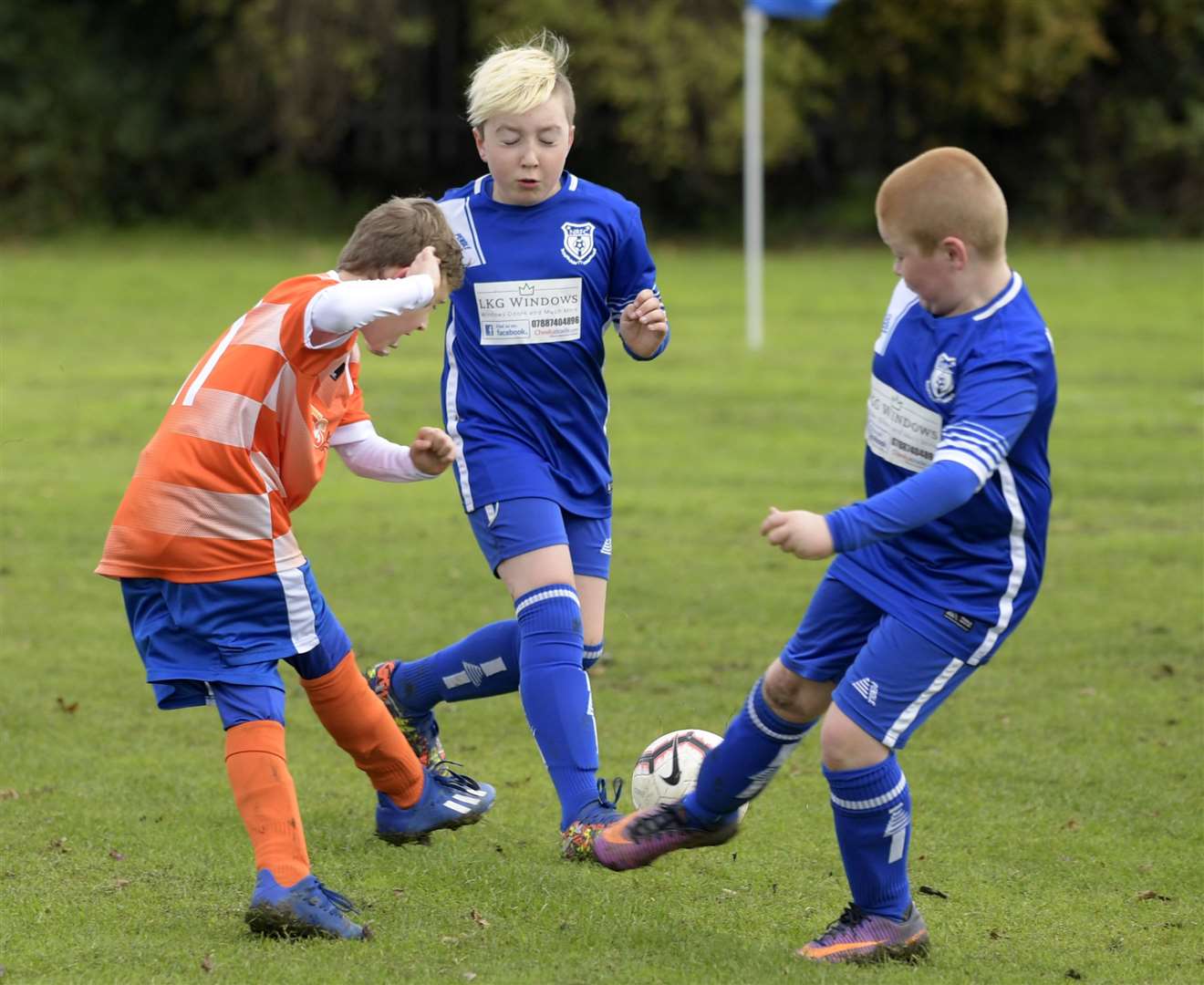 New Road under-10s (blue) take on Cuxton 1991 under-10s. Picture: Barry Goodwin (42745160)