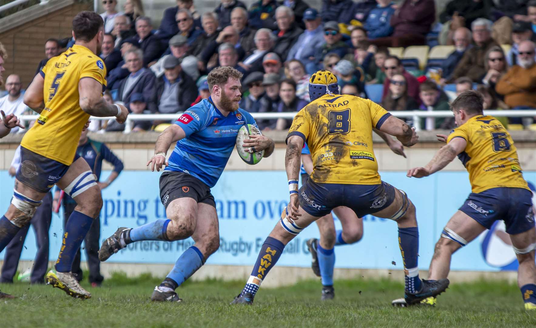 Tyler Oliver takes the game to Henley. Picture: Phillipa Hilton