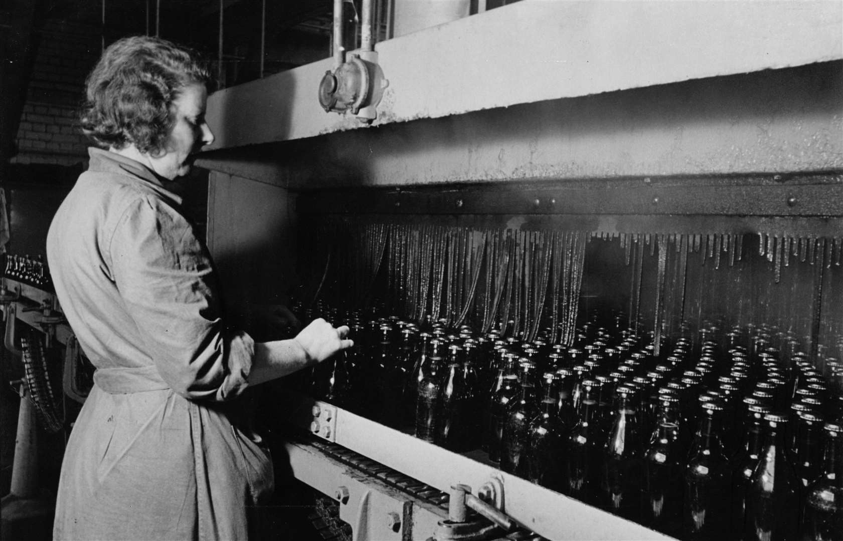 Bottling at Shepherd Neame during the Second World War