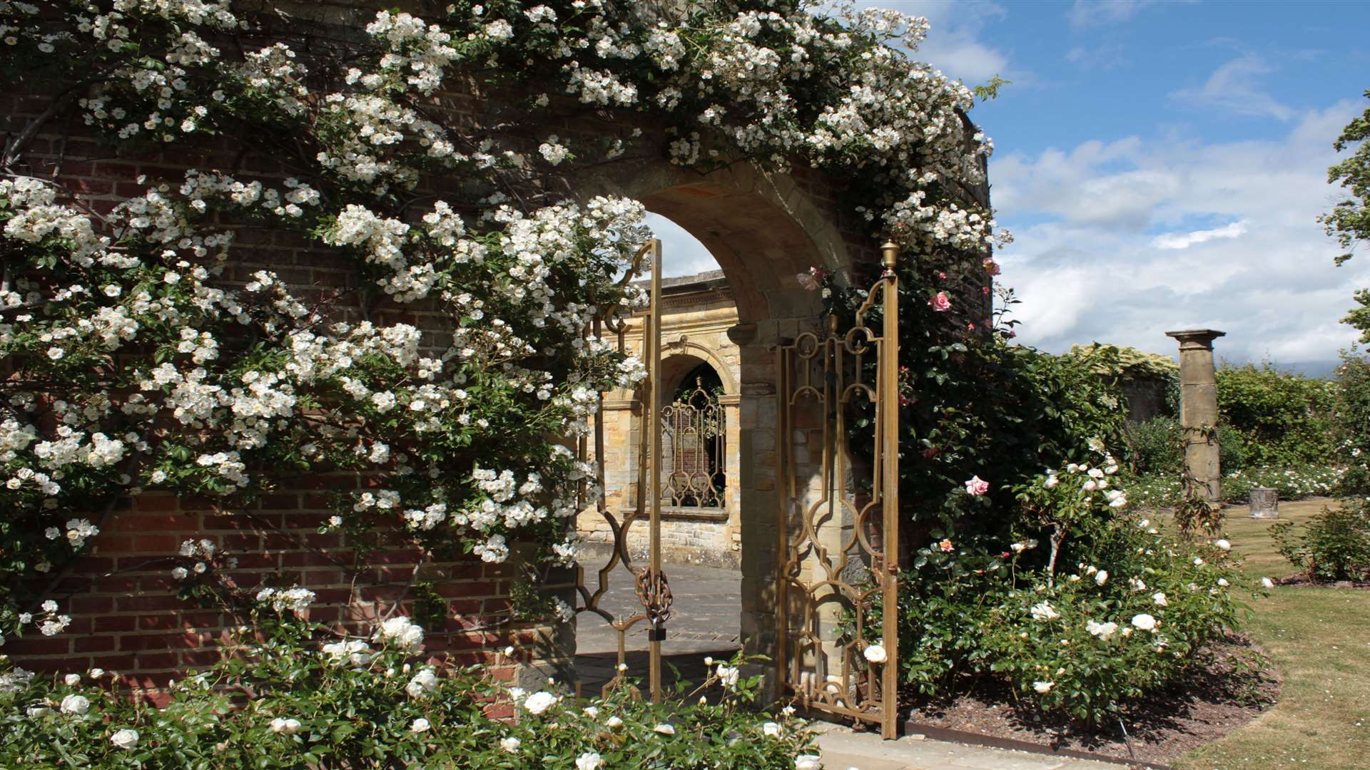 Hever in Bloom features quotes from literary greats and Harry Potter's glasses in flowers