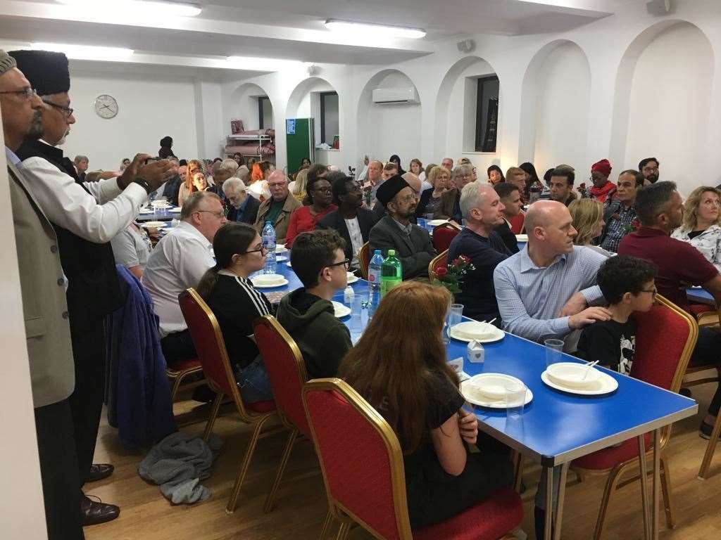 Muslims would meet up on weekend evenings during Ramadan for big community feasts