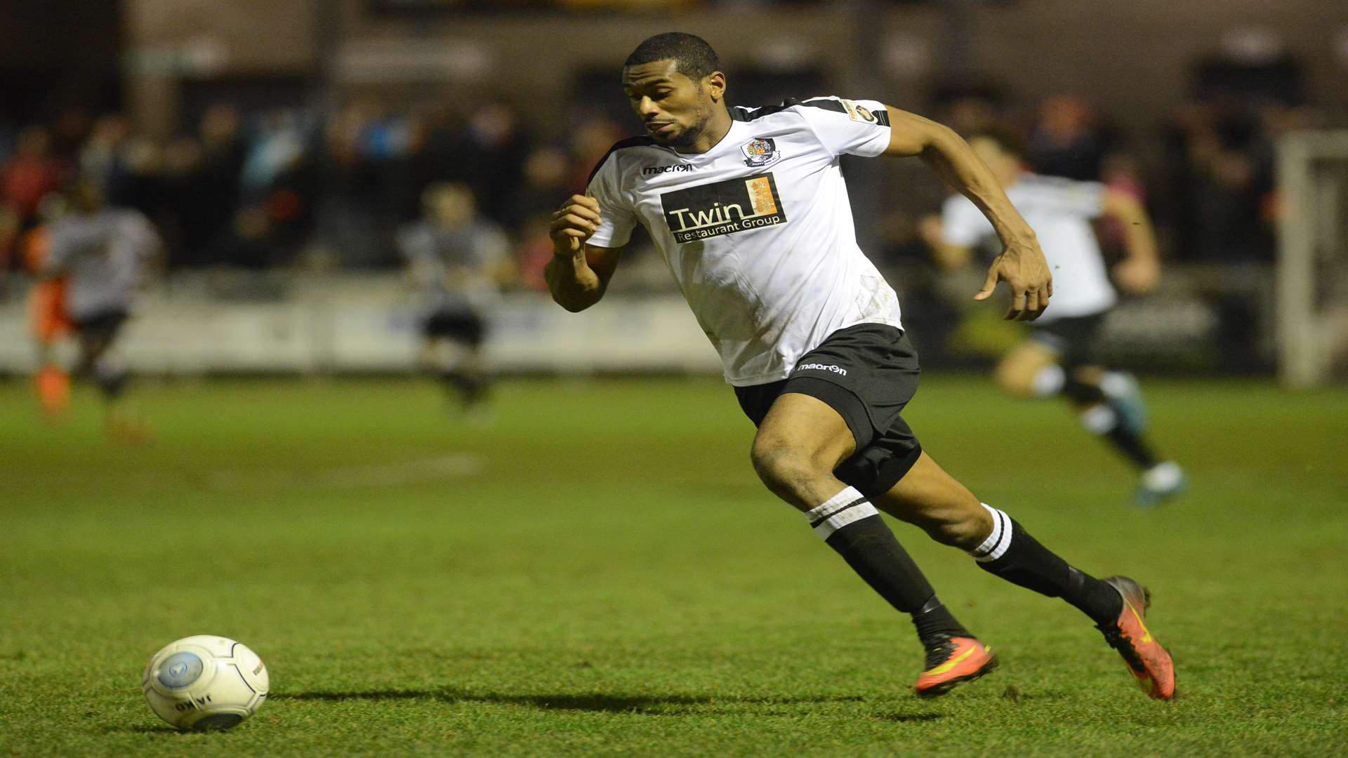 Dartford want to extend Danny Mills' loan from Ebbsfleet Picture: Gary Browne
